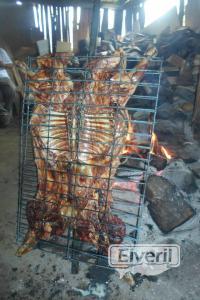 Corderito Patagonico al asador, enviado por: Johansen