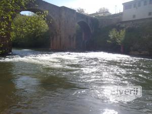 Bajo el puente, envoyé par: enedino