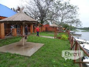 El río junto al Lodge, enviado por: Administrador