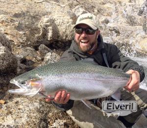 Arco iris gigante pescada en lago patagonico, envoyé par: Johansen